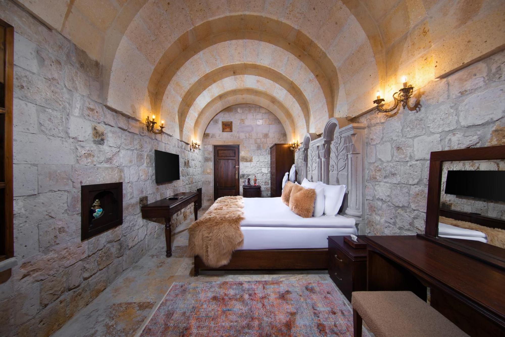 Cappadocia Pegasos Cave Suite Hotel Üchisar Bagian luar foto