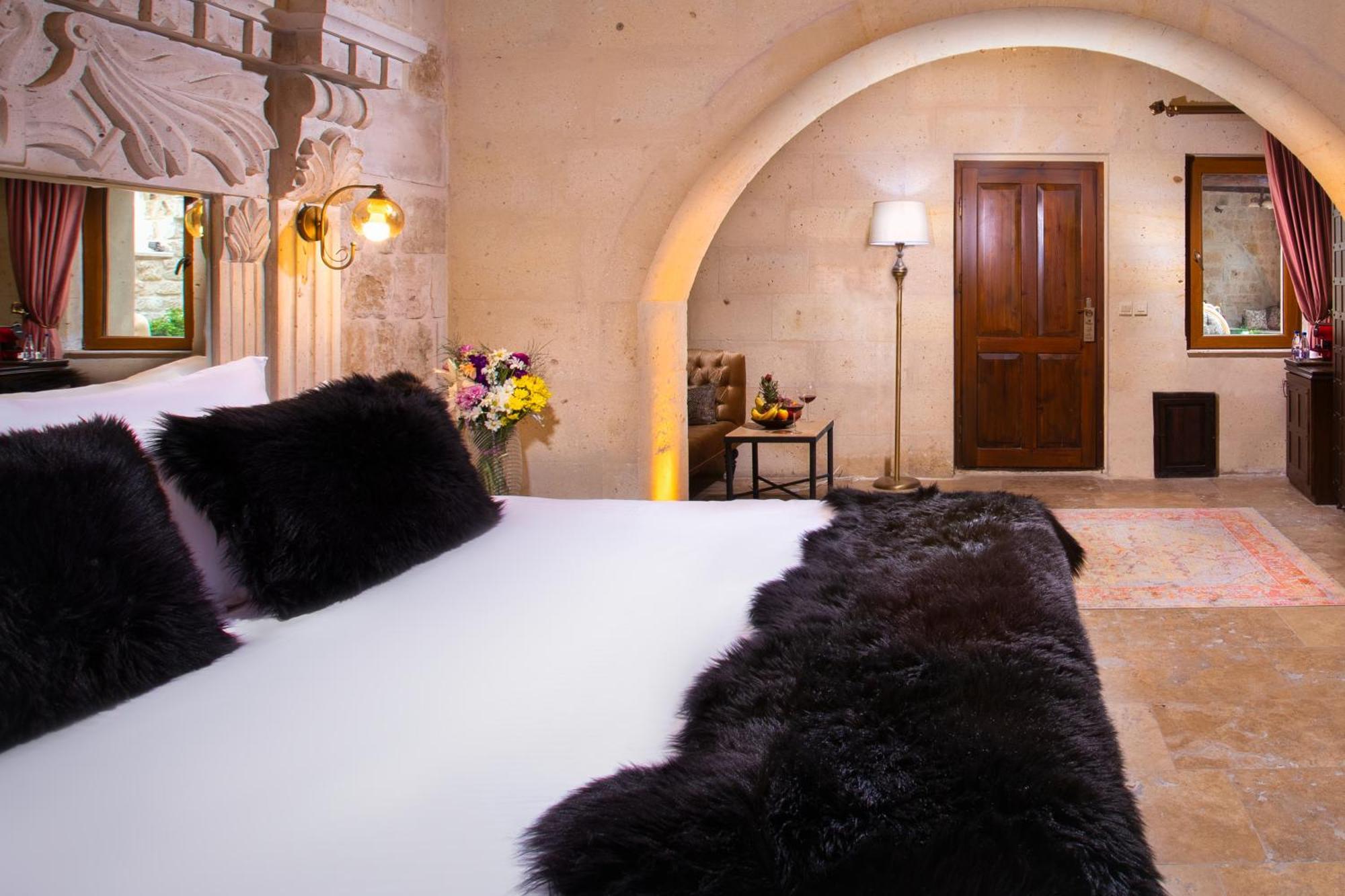 Cappadocia Pegasos Cave Suite Hotel Üchisar Bagian luar foto